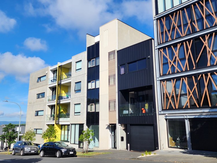 17 Crummer Road Apartments